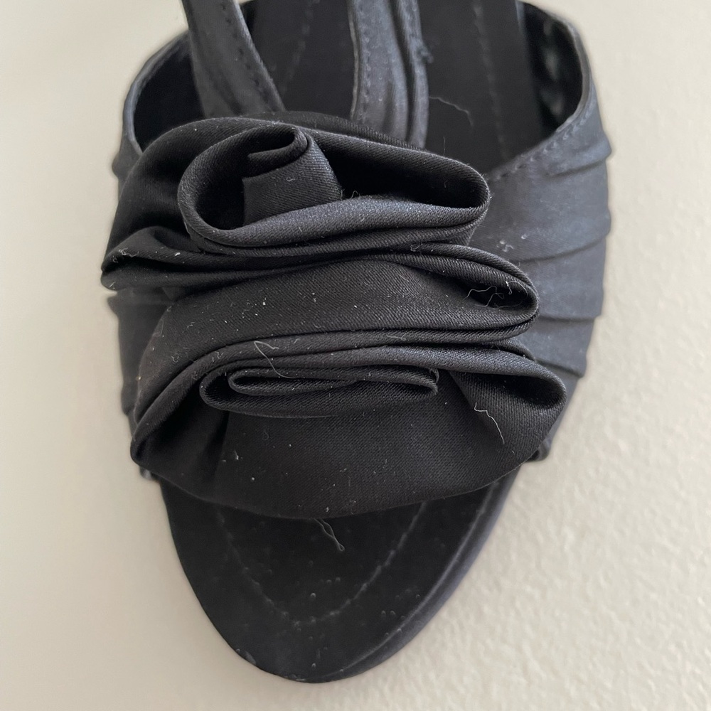 Women's Black Slingback Heels - Picture 2 of 8